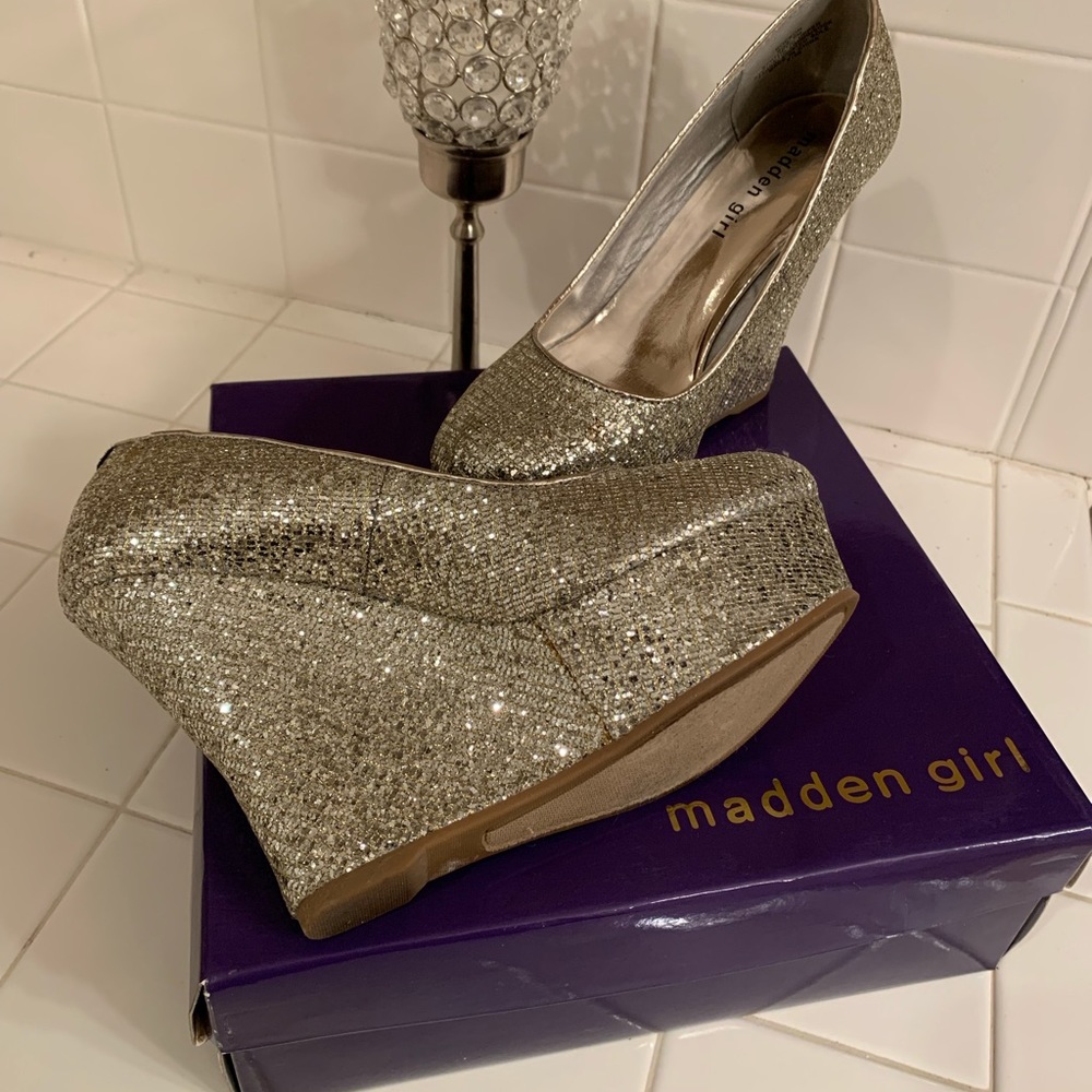 Madden Girl wedges